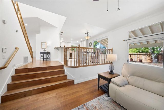 101 Thoreau Ln, Folsom, CA 95630