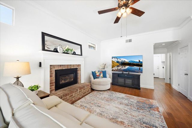 101 Thoreau Ln, Folsom, CA 95630