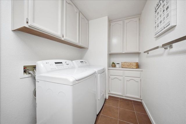 101 Thoreau Ln, Folsom, CA 95630