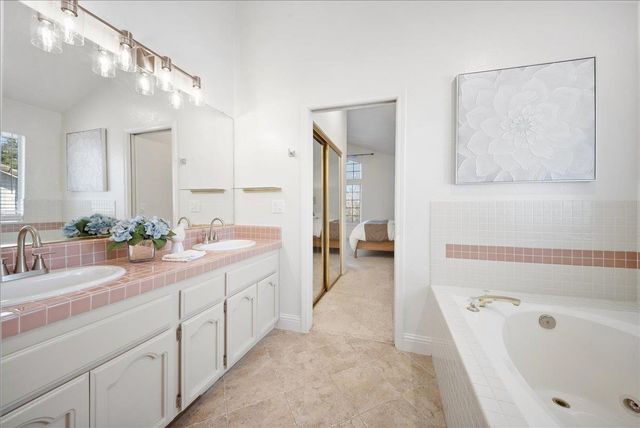 101 Thoreau Ln, Folsom, CA 95630