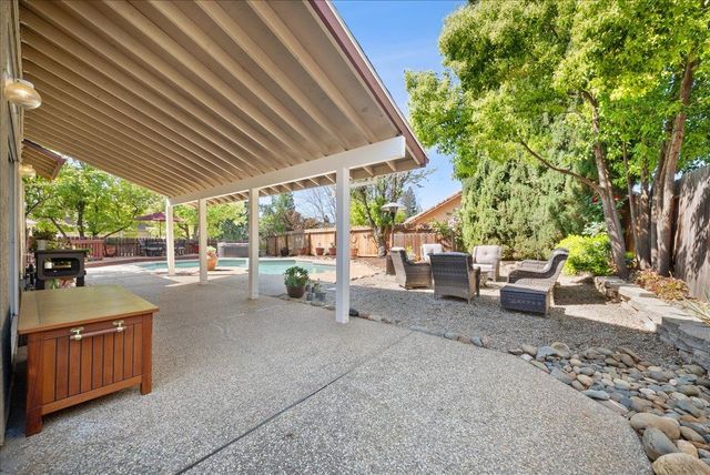 101 Thoreau Ln, Folsom, CA 95630