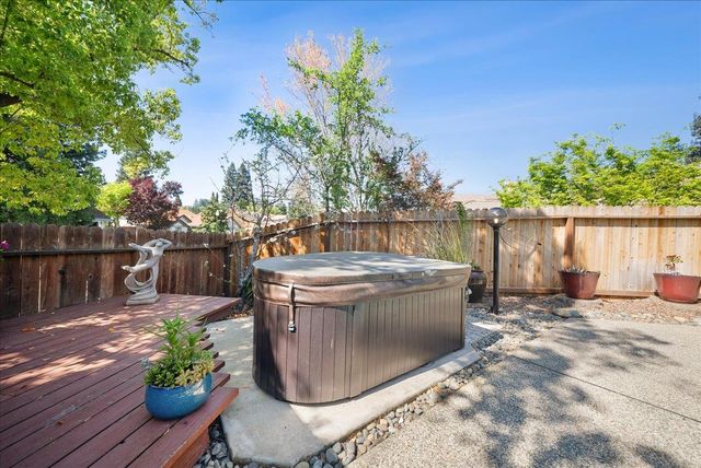 101 Thoreau Ln, Folsom, CA 95630