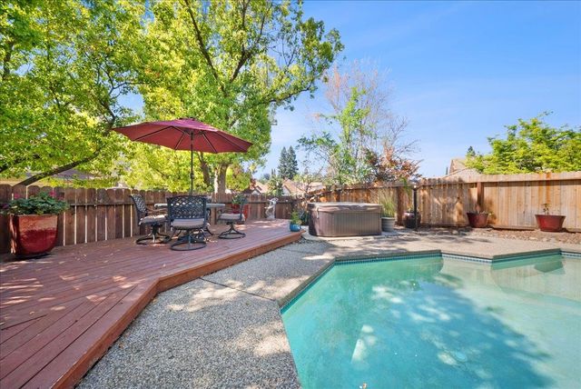 101 Thoreau Ln, Folsom, CA 95630