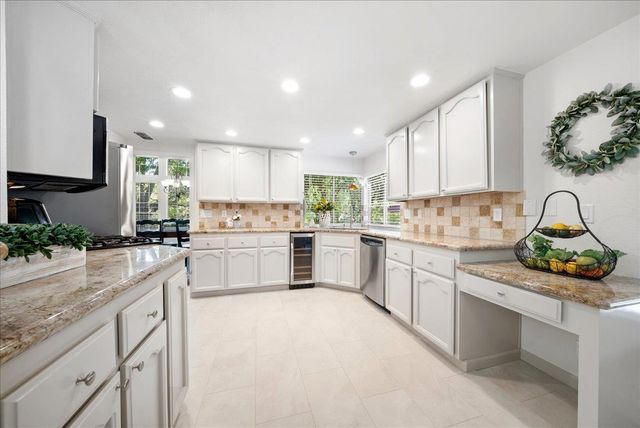 101 Thoreau Ln, Folsom, CA 95630