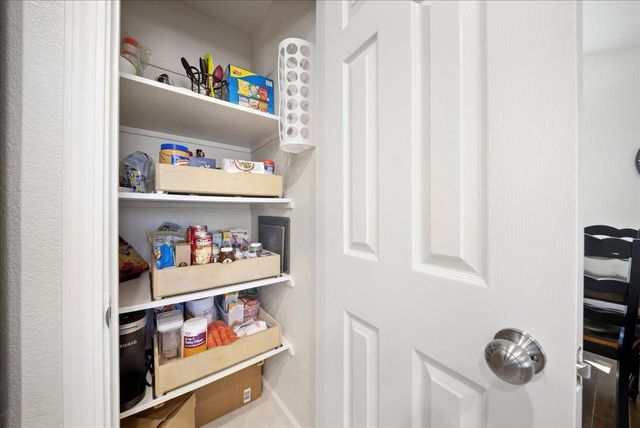 101 Thoreau Ln, Folsom, CA 95630