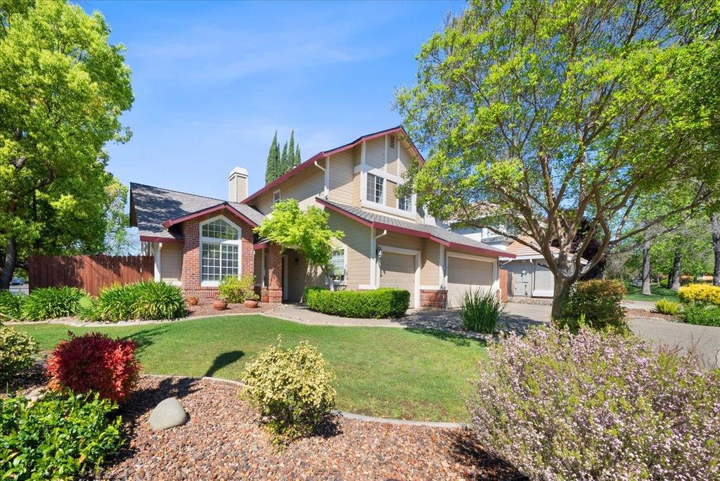 101 Thoreau Ln, Folsom, CA 95630