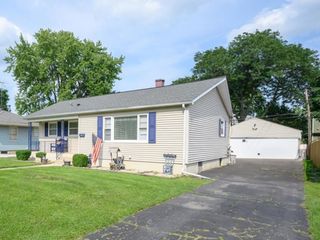 105 N Chase Avenue, Bartlett, IL 60103