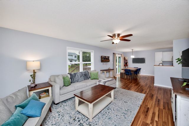 860 SE Harper Drive, Waukee, IA 50263