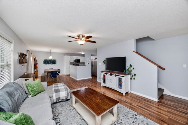 860 SE Harper Drive, Waukee, IA 50263