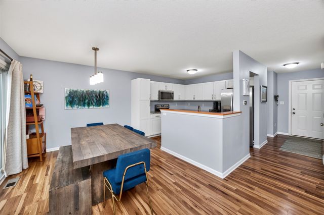 860 SE Harper Drive, Waukee, IA 50263