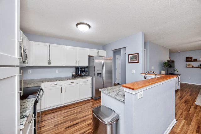 860 SE Harper Drive, Waukee, IA 50263