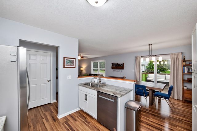 860 SE Harper Drive, Waukee, IA 50263