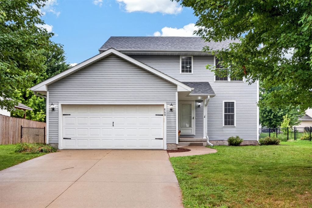 860 SE Harper Drive, Waukee, IA 50263