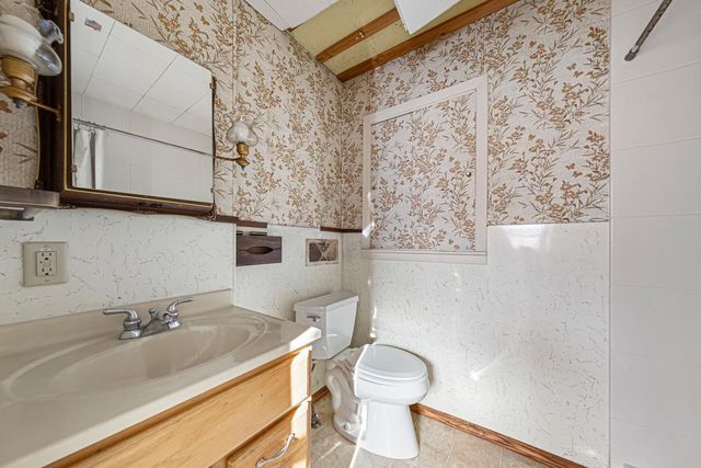 604 Ulstad Avenue, Albert Lea, MN 56007