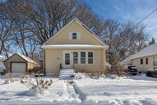 604 Ulstad Avenue, Albert Lea, MN 56007