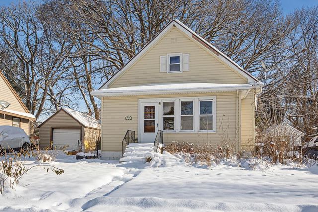 604 Ulstad Avenue, Albert Lea, MN 56007