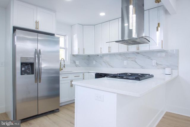 3304 OAKFIELD AVE, Baltimore, MD 21207