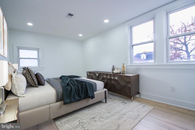 3304 OAKFIELD AVE, Baltimore, MD 21207