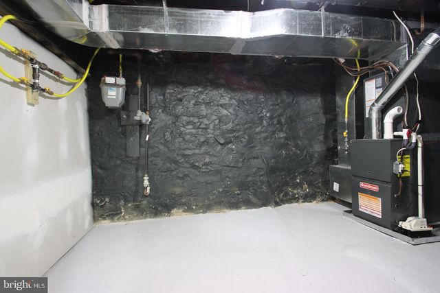 3304 OAKFIELD AVE, Baltimore, MD 21207