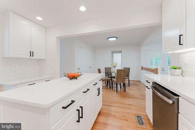 9505 SAILCLOTH PL, Burke, VA 22015