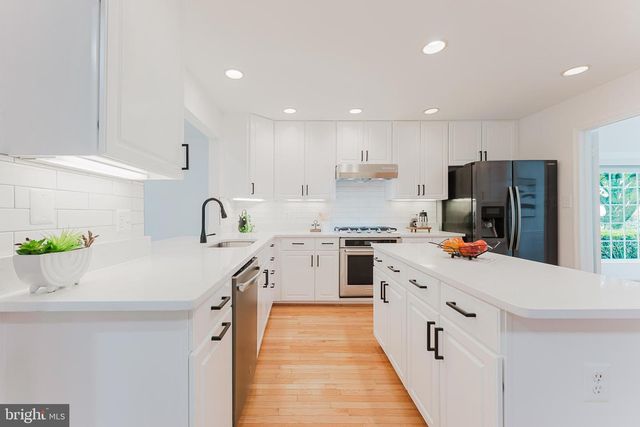 9505 SAILCLOTH PL, Burke, VA 22015