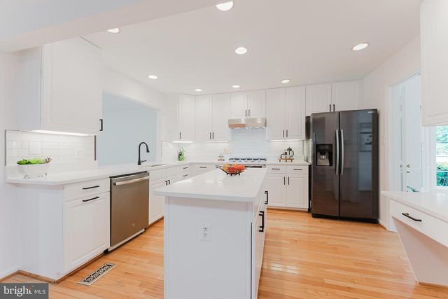9505 SAILCLOTH PL, Burke, VA 22015