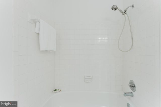 9505 SAILCLOTH PL, Burke, VA 22015