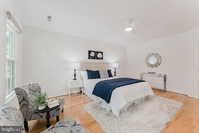 9505 SAILCLOTH PL, Burke, VA 22015