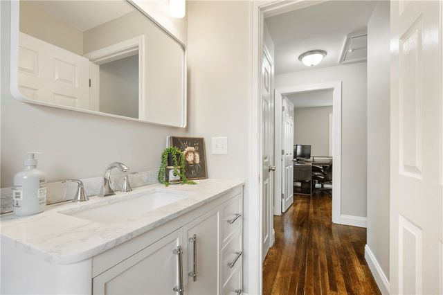 25 Overhill Road, Warren, RI 02885