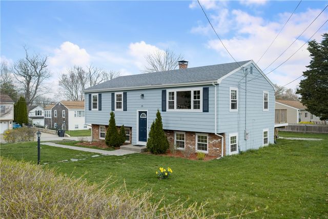 25 Overhill Road, Warren, RI 02885