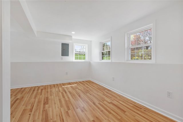 25 Overhill Road, Warren, RI 02885