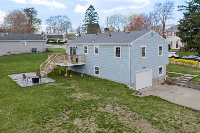 25 Overhill Road, Warren, RI 02885