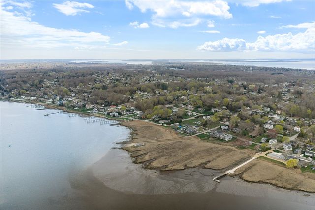 25 Overhill Road, Warren, RI 02885