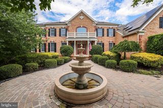 40656 CANONGATE DR, Leesburg, VA 20175