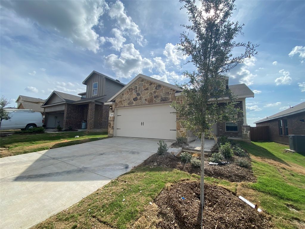 1315 DRAPER Lane, Forney, TX 75126