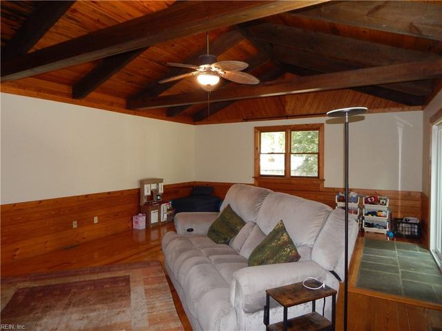 1024 Vanderploeg DR, Chesapeake, VA 23323