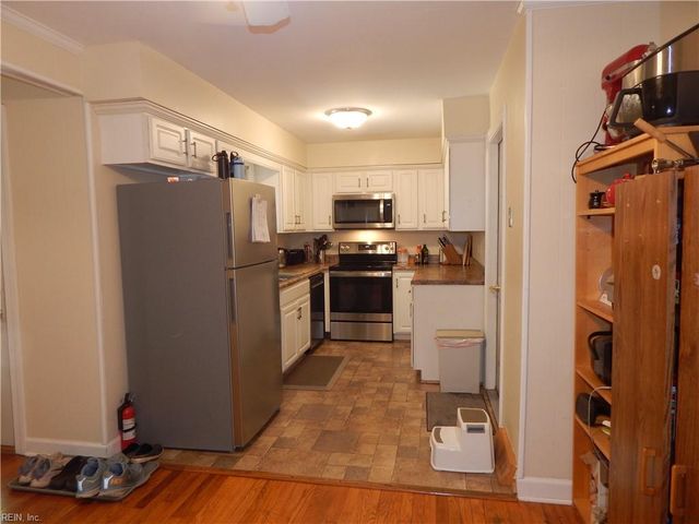 1024 Vanderploeg DR, Chesapeake, VA 23323