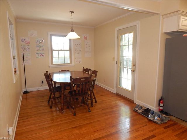 1024 Vanderploeg DR, Chesapeake, VA 23323