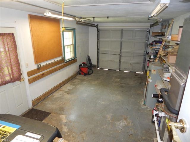1024 Vanderploeg DR, Chesapeake, VA 23323