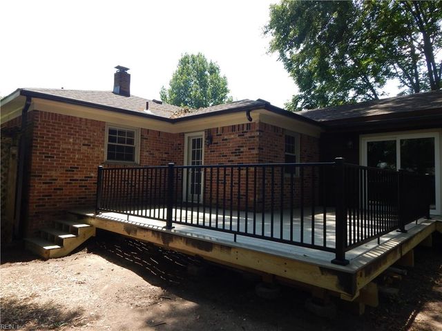 1024 Vanderploeg DR, Chesapeake, VA 23323