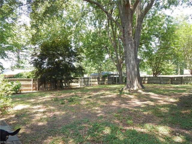 1024 Vanderploeg DR, Chesapeake, VA 23323
