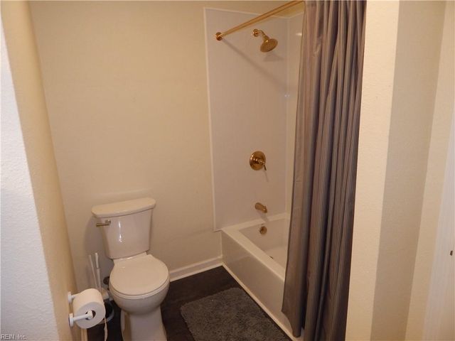 1024 Vanderploeg DR, Chesapeake, VA 23323
