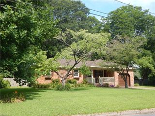 1024 Vanderploeg DR, Chesapeake, VA 23323