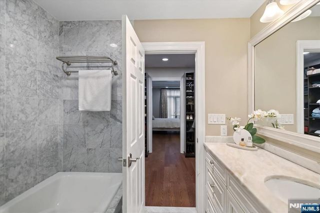 208 Shearwater Court 15, Jersey City, NJ 07305