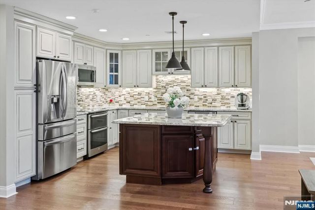 208 Shearwater Court 15, Jersey City, NJ 07305