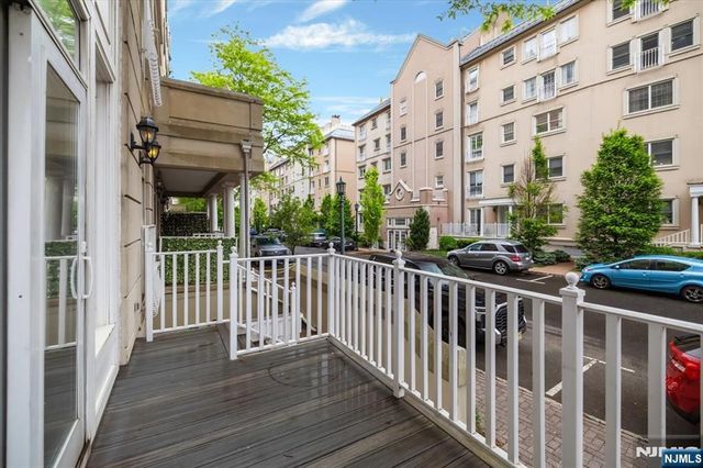 208 Shearwater Court 15, Jersey City, NJ 07305