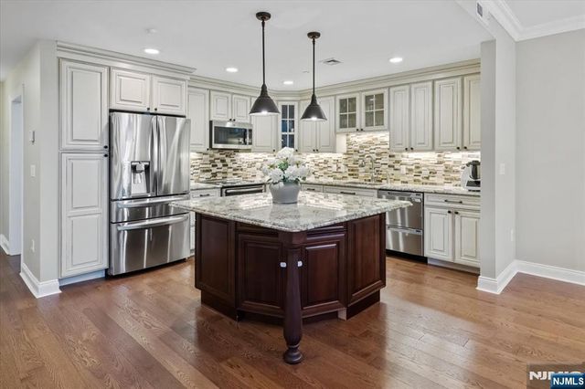208 Shearwater Court 15, Jersey City, NJ 07305