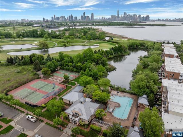208 Shearwater Court 15, Jersey City, NJ 07305