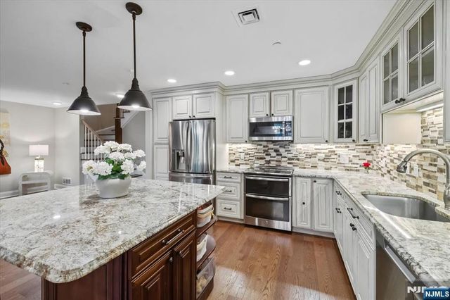 208 Shearwater Court 15, Jersey City, NJ 07305