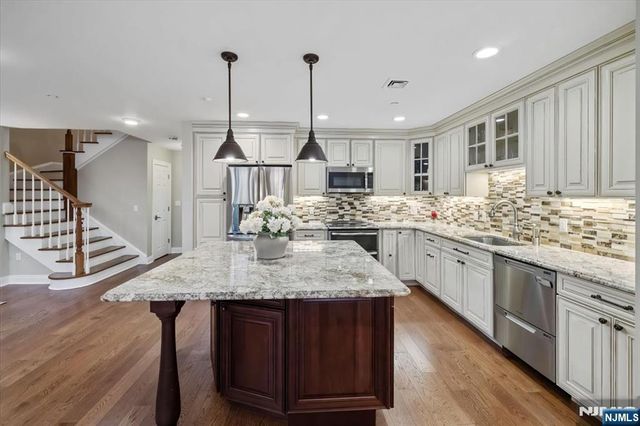 208 Shearwater Court 15, Jersey City, NJ 07305